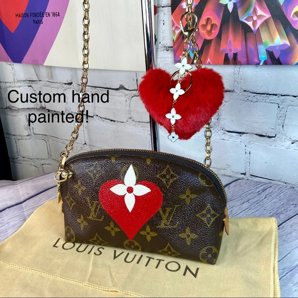 Louis Vuitton cosmetic pouch (Pochette) PM custom painted crossbody bag - Picture 3 of 15